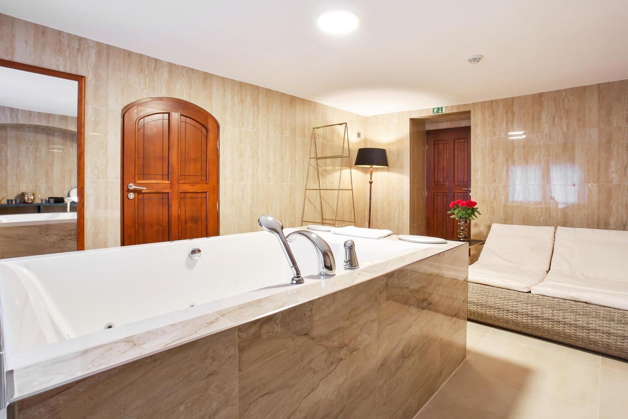 Castle Hotel & Wellness Podebrady Exterior photo
